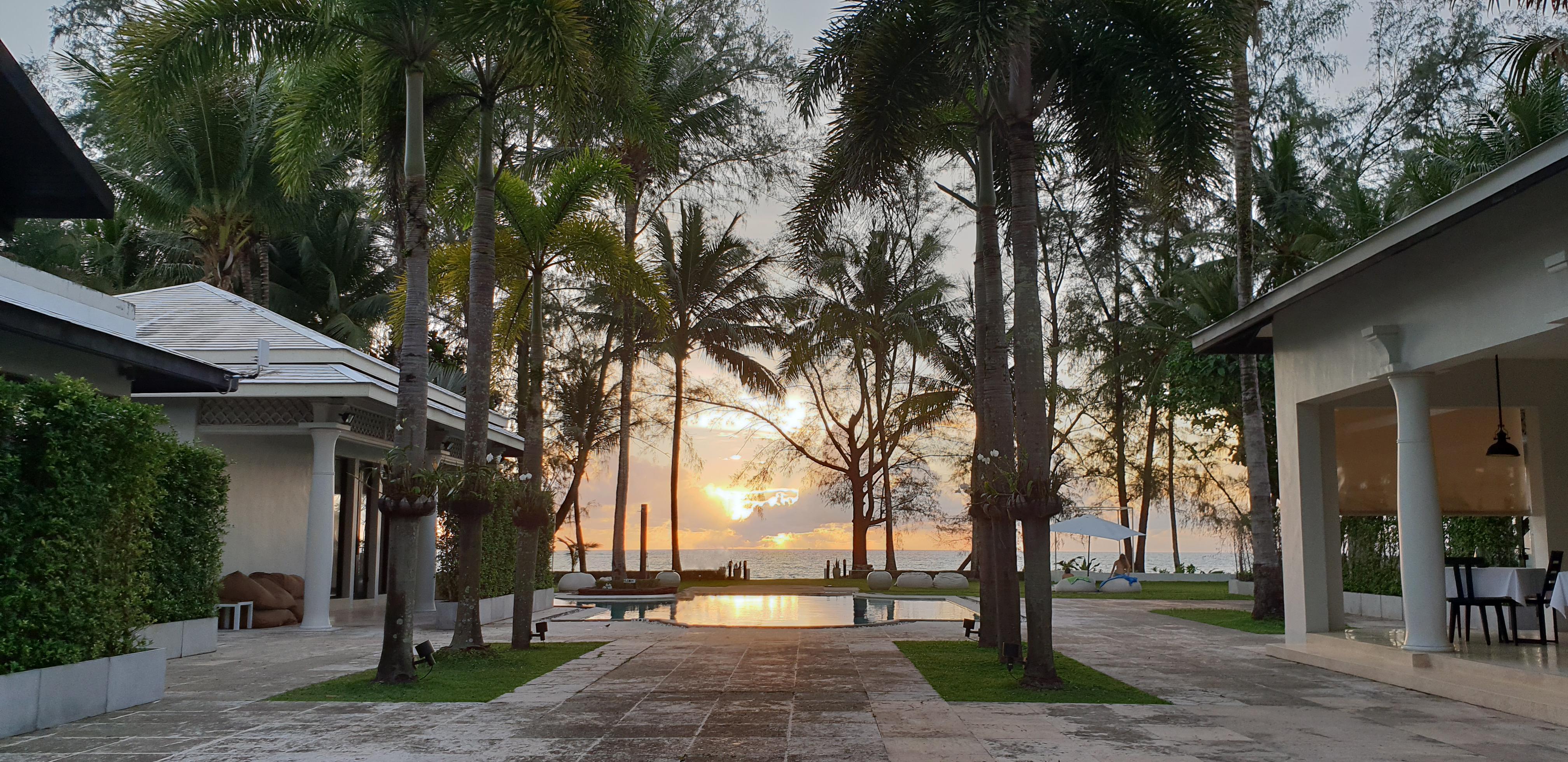 The Anda Mani Khaolak Beachfront Villas Khao Lak Exterior photo